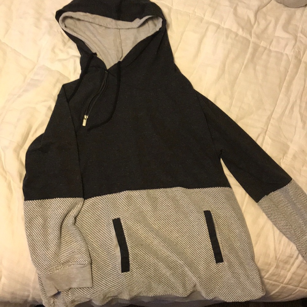 Grey maurice’s hooded sweater